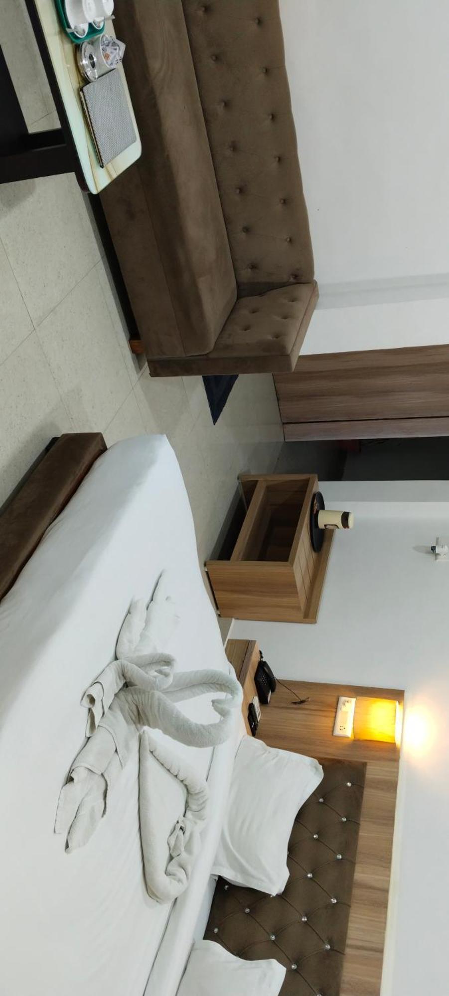 Hotel Lakeview By Bookingcare Chhatarpur Exterior photo